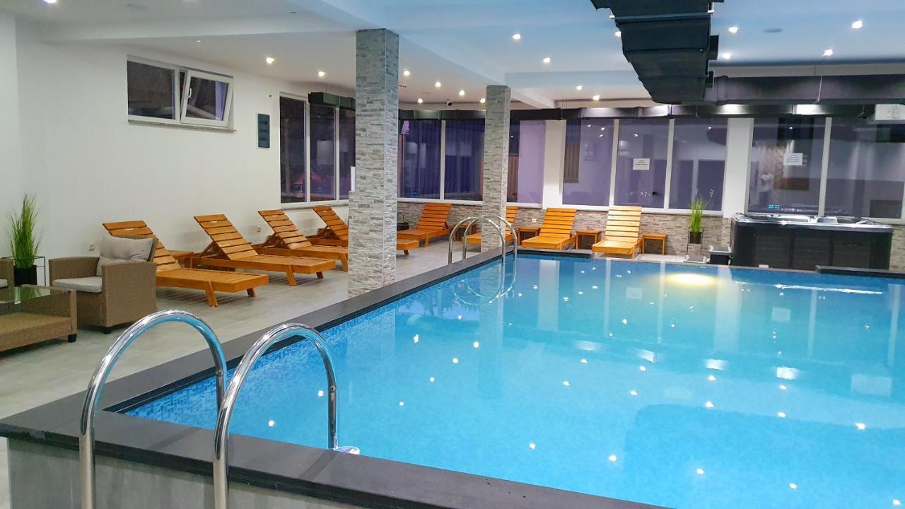 Hotel Central Власич Экстерьер фото
